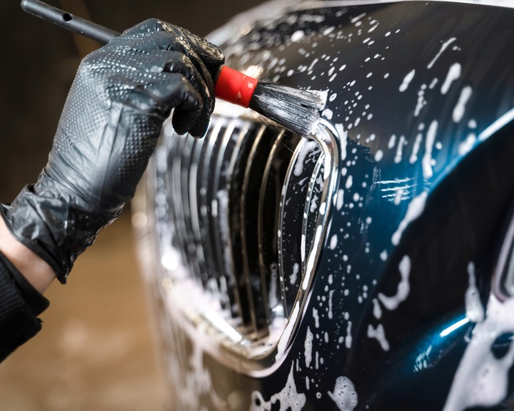 ADBL APC MOCNY UNIWERSALNY ŚRODEK CZYSZCZĄCY ZESTAW AKCESORIA MIKROFIBRA 1L