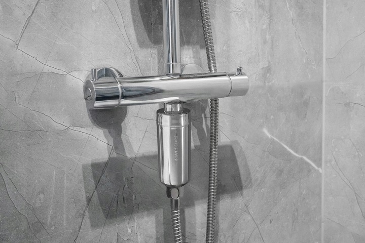 Filtr prysznicowy wkład do twardej wody srebrny chrom bez BPA