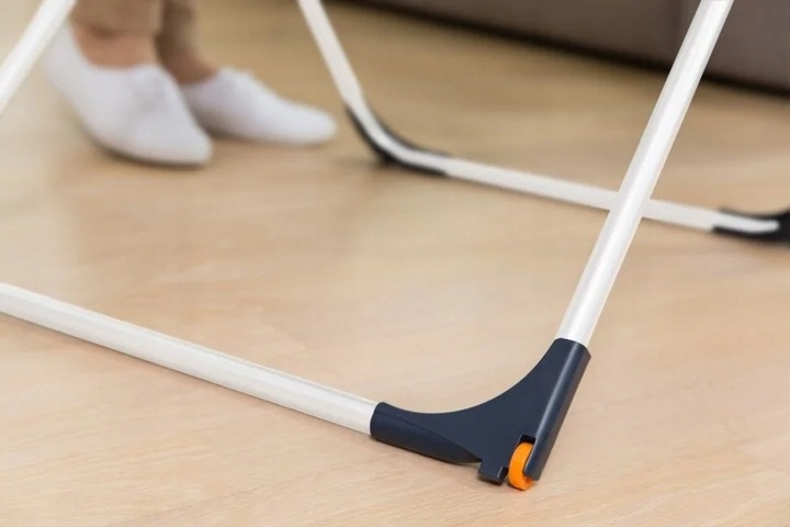 Suszarka na pranie VILEDA Universal - mała do domu balkonowa