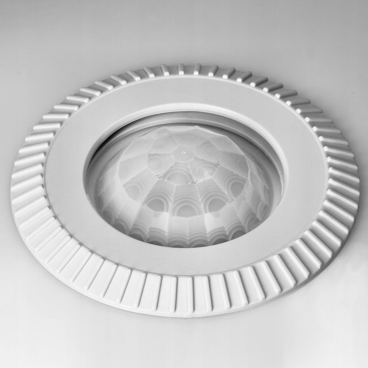 PLAFON LED LAMPA SUFITOWA CZUJNIK RUCHU ZMIERZCHU + 2x ŻARÓWKA E27 LED