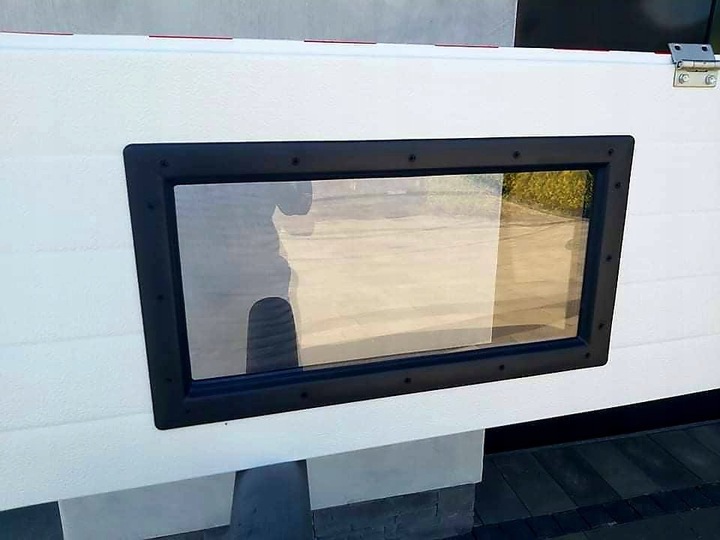 Okno do bramy garażowej segmentowej