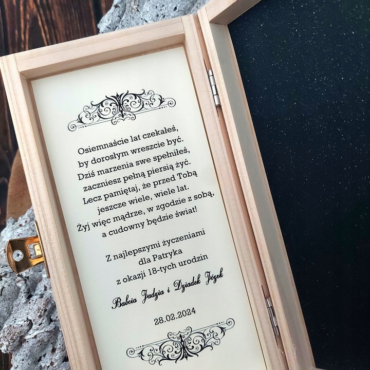 PUDEŁKO NA GOTÓWKĘ 18-te urodziny * PREZENT * hit OSIEMNASTKA
