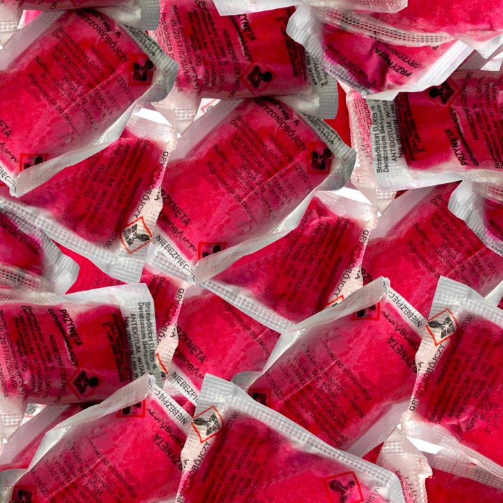 MOCNA SILNA TRUTKA NA SZCZURY MYSZY CZERWONA PASTA BROMADIOLONE NO