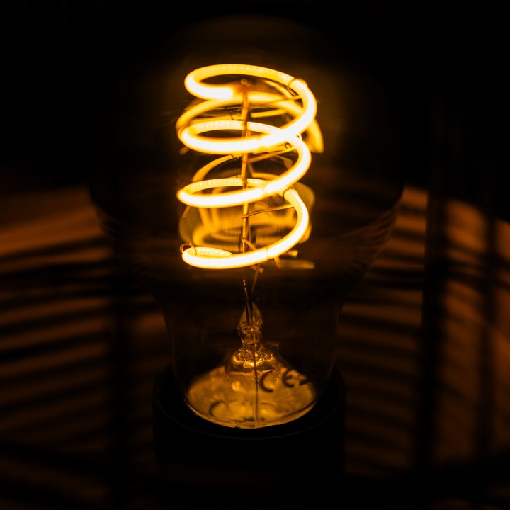 Żarówka LED A60 E27 6W 2200K FILAMENT DYMIONA OZDOBNA RETRO SPIRALNA