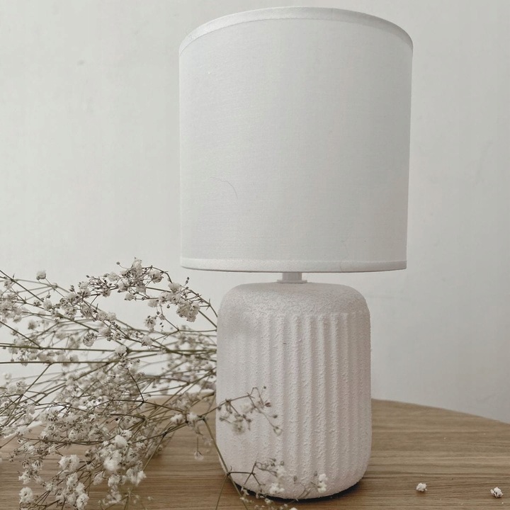 Lampka nocna z abażurem biała ceramiczna ryflowana DION D1