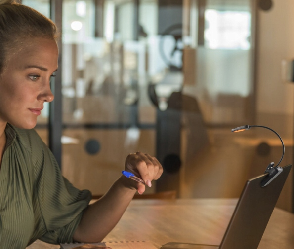 Lampka do czytania książek USB lampka nocna z klipsem zdrowa dla oczu 9 LED