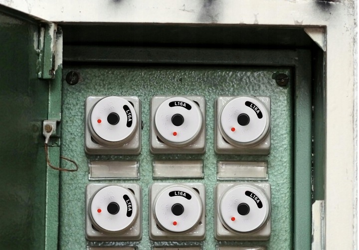 BEZPIECZNIK AUTOMATYCZNY WKRĘCANY KOREK 16A E27 1P IP20 50-60Hz