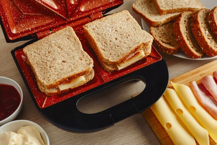 OPIEKACZ CERAMICZNY TOSTER 750W Czarny 2 KANAPKI NIEPRZYWIERAJĄCA