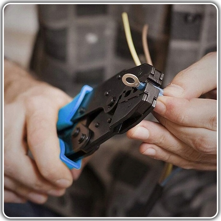 AUTOMATYCZNA ZACISKARKA PRASKA KONEKTORÓW NIEIZOLOWANYCH IZLOWANYCH