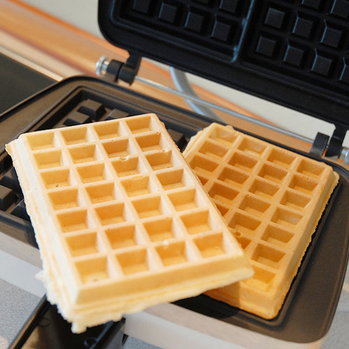 POLSKA Gofrownica Dezal do gofrów 301.5 1300W Biała Gruba Kratka