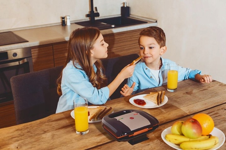 OPIEKACZ CERAMICZNY TOSTER 750W Czarny 2 KANAPKI NIEPRZYWIERAJĄCA