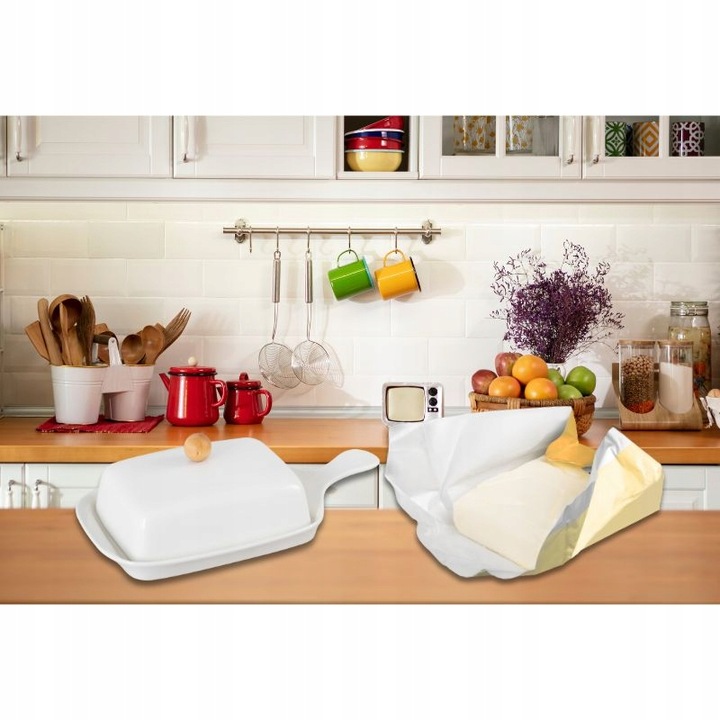 Maselniczka ceramiczna z przykrywką i rączką biała