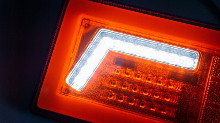 Lampa lampy tylne LED do lawety TIR neon 12/24 L