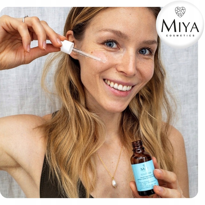 Serum Nawilżające z Potrójnym Kwasem Hialuronowym Rozświetlające [2%] 30 ml