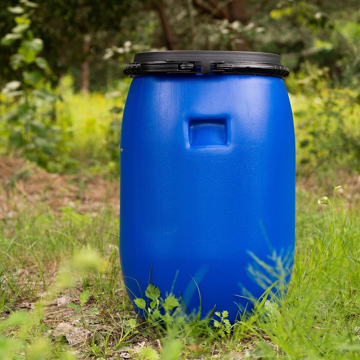 BECZKA PLASTIKOWA Z OBEJMĄ ZBIRNIK NA WODĘ 60L