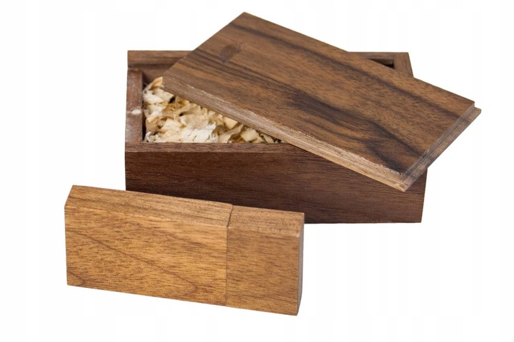 Pendrive drewniane USB 16 GB + pudełko + GRAWER