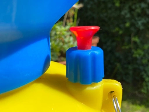 Opryskiwacz ciśnieniowy ogrodowy ręczny BEST POLSKA 5L długa lanca 96cm