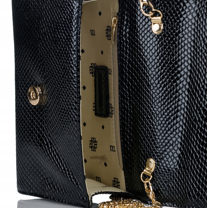 TOREBKA LISTONOSZKA MONNARI WIZYTOWA KOPERTÓWKA Czarna na łańcuszku