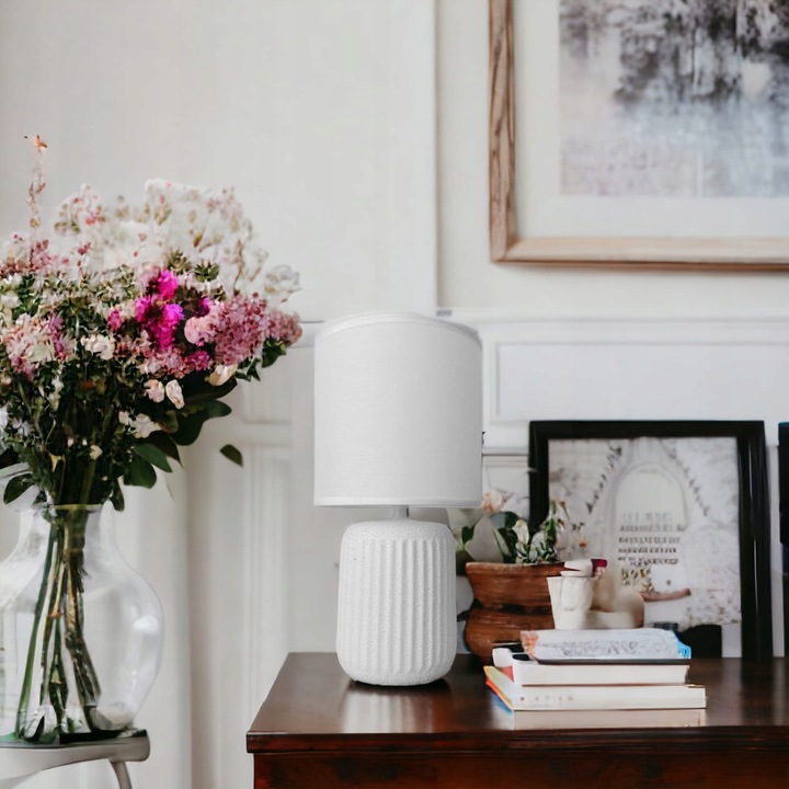 Lampka nocna z abażurem biała ceramiczna ryflowana DION D1