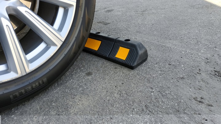 Separator ogranicznik parkingowy