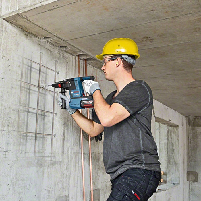 AKUMULATOROWY MŁOT UDAROWY 2x6Ah GBH 18V-26 BOSCH