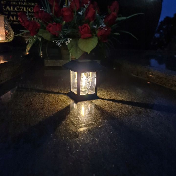 LAMPION NA GRÓB Statuetka NA Cmentarz Z KRZYŻEM ZNICZ SOLARNY LED