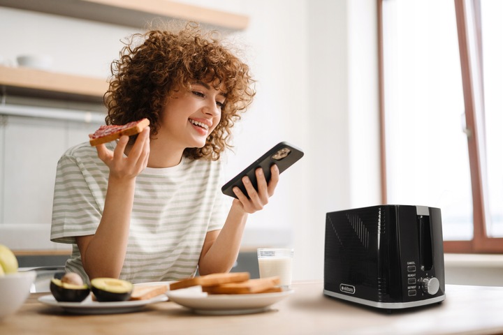 TOSTER OPIEKACZ GRZANKI TO320C MOC 900W 7 POZIOMÓW MOCY OPIEKANIA