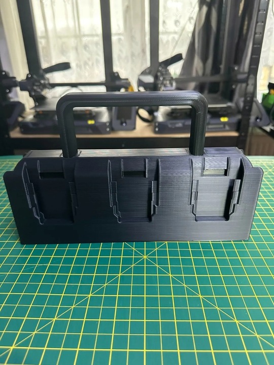 Koszyk na 8 baterii / Akumulatorów, do narzędzi DeWALT 18V i 54V