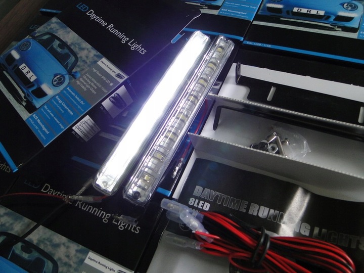 ŚWIATŁA DO JAZDY DZIENNEJ LED LAMPY DZIENNE AUTOMAT E4 RL00 RETRIFY DRL