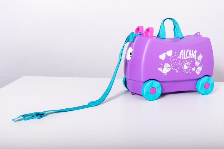 Walizka kabinowa dla dzieci jeżdżąca podróżna jeździk MAGIC TRAVEL HOLIDAY