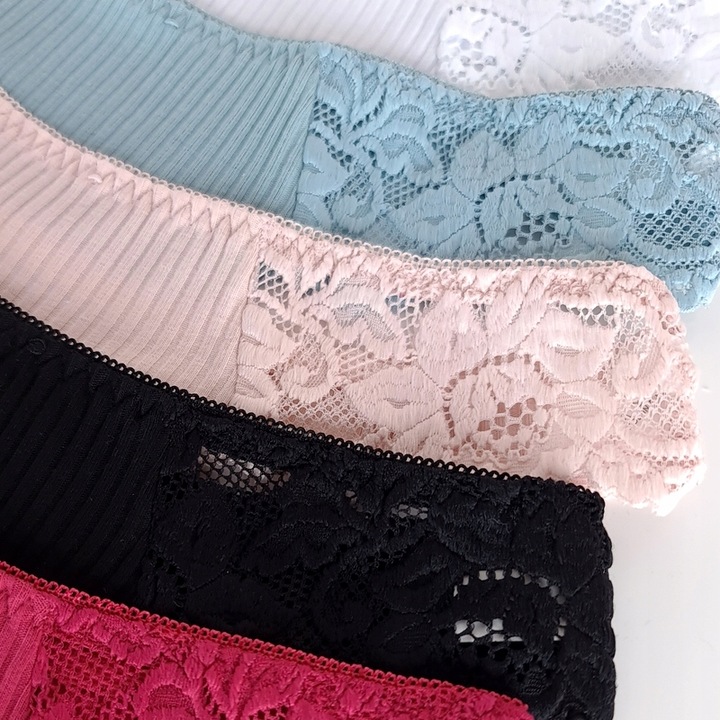 5x WYGODNE BAWEŁNIANE PRĄŻKOWANE STRINGI Z KORONKĄ S/M