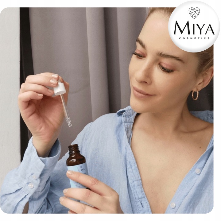 Serum Nawilżające z Potrójnym Kwasem Hialuronowym Rozświetlające [2%] 30 ml