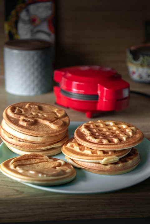 GOFROWNICA MINI GOFRY MOCNA NIEPRZYWIERAJACA 8 PŁYTEK 4 WZORY CZERWONA