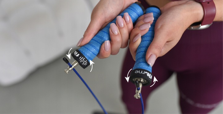 SKAKANKA BOKSERSKA Z OBCIĄŻENIEM OBROTOWYMI GŁOWICAMI REGULOWANA WYTRZYMAŁA