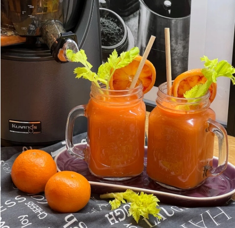 KUVINGS EVO820 PLUS WYCISKARKA WOLNOOBROTOWA DO SOKÓW Z OWOCÓW WARZYW