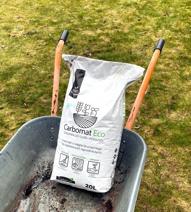 Węgiel brunatny do gleby CARBOMAT ECO 20 L (pH 6,0 - 6,5)