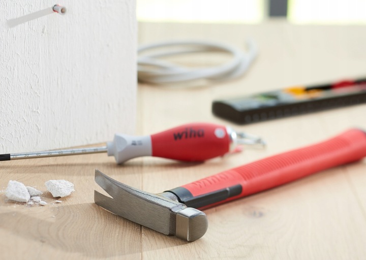 MŁOTEK DLA ELEKTRYKÓW 300 g WIHA 42071