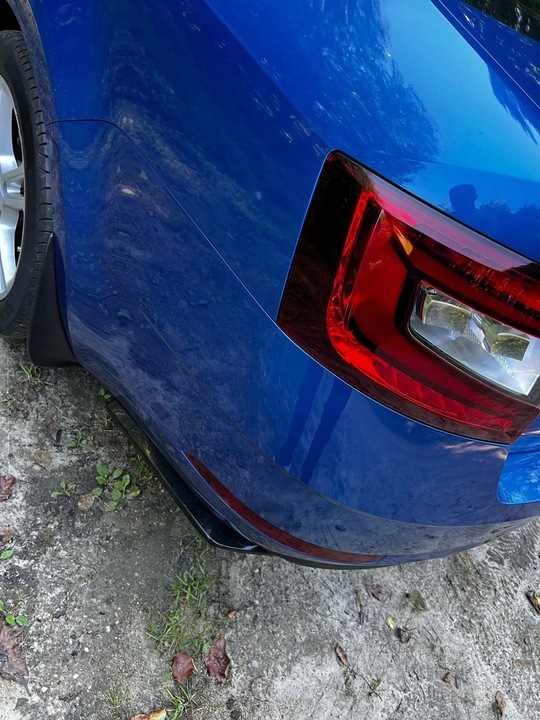 UNIWERSALNE LOTKI DOKŁADKI TYLNEGO ZDERZAKA CZARNY POŁYSK BWM VW SKODA AUDI