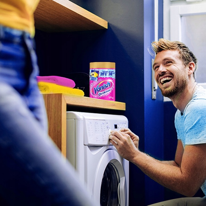 Vanish Oxi Action Odplamiacz w proszku do koloru + do bieli 0% chloru 2,8kg