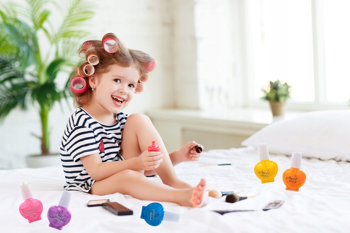 ZESTAW DO PIELĘGNACJI STUDIO SALON PAZNOKCI LAKIER DLA DZIECI DZIEWCZYNKI