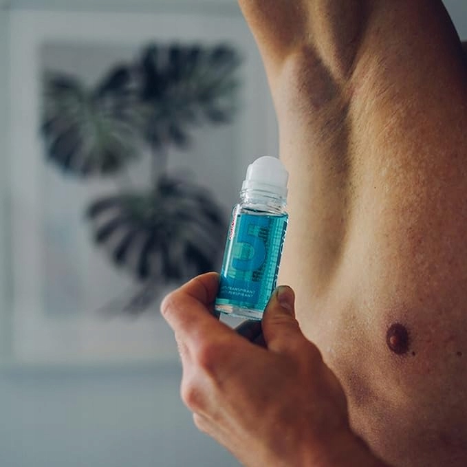 Antyperspirant roll-on (w kulce) SyNeo 5 - 50 ml, walka z
