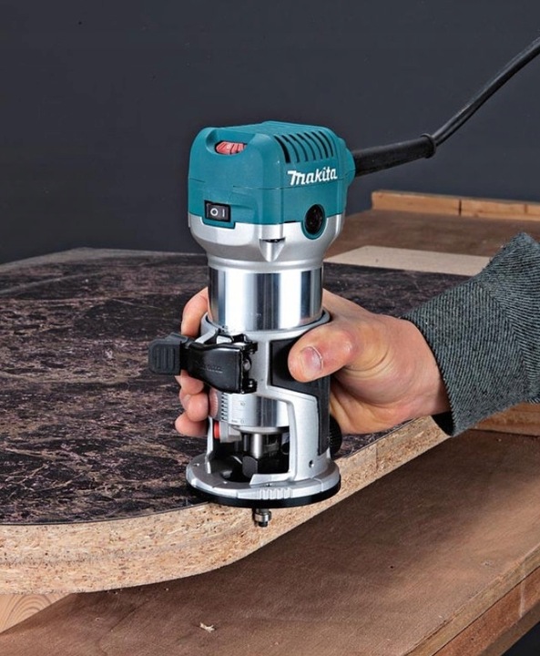 Frezarka górnowrzecionowa Makita RT0702CX2J