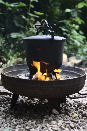 KOCIOŁEK ŻELIWNY Myśliwski 10L Garnek na ognisko