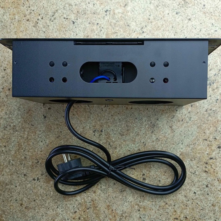 GNIAZDO CHOWANE W BLAT NABLATOWE + 2 USB CZARNE