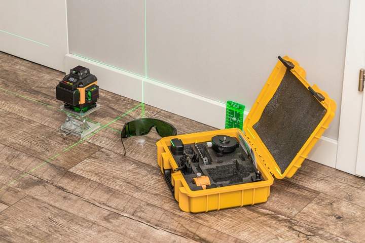 POZIOMICA LASEROWA 360° LASER KRZYŻOWY 4D ZESTAW WALIZKA