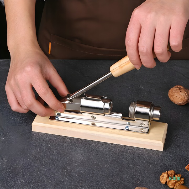 Dziadek do orzechów na podstawce ANTYPOŚLIZGOWEJ mocny stalowy REGULOWANY