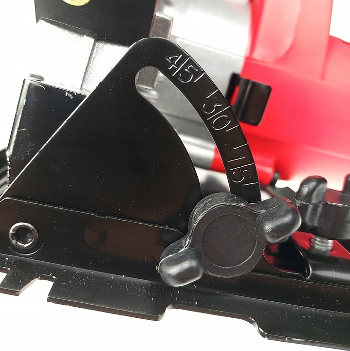 Pilarka Piła tarczowa ręczna do drewna Przecinarka 2700W Laser +