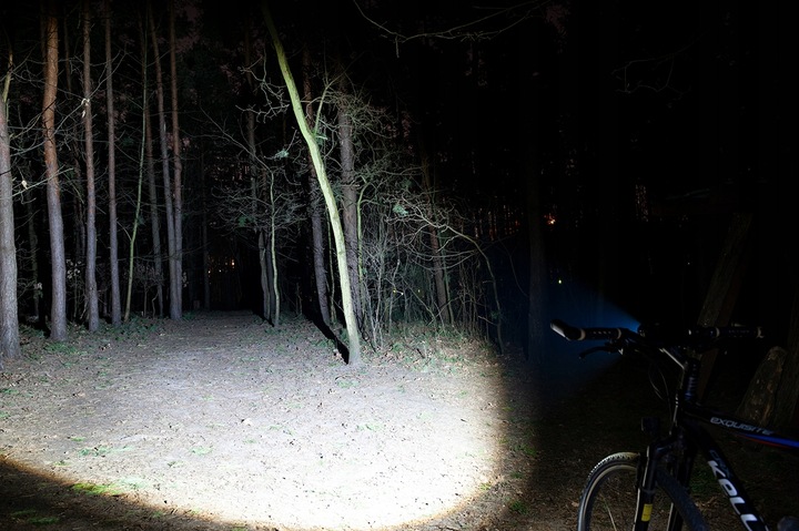 MOCNA LAMPKA ROWEROWA LED XML-T6 CREE USB ZOOM