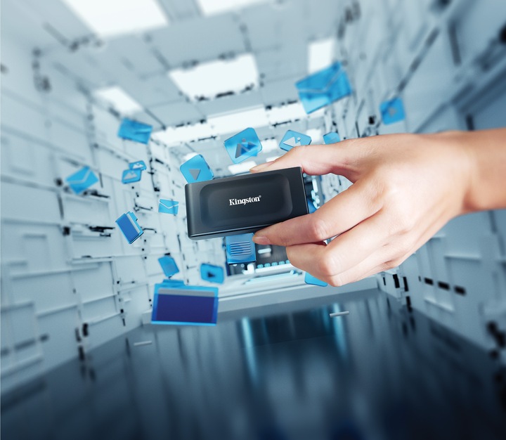 Dysk zewnętrzny SSD Kingston XS1000 2TB USB-C 3.2 Gen 2x2 SXS1000/2000G