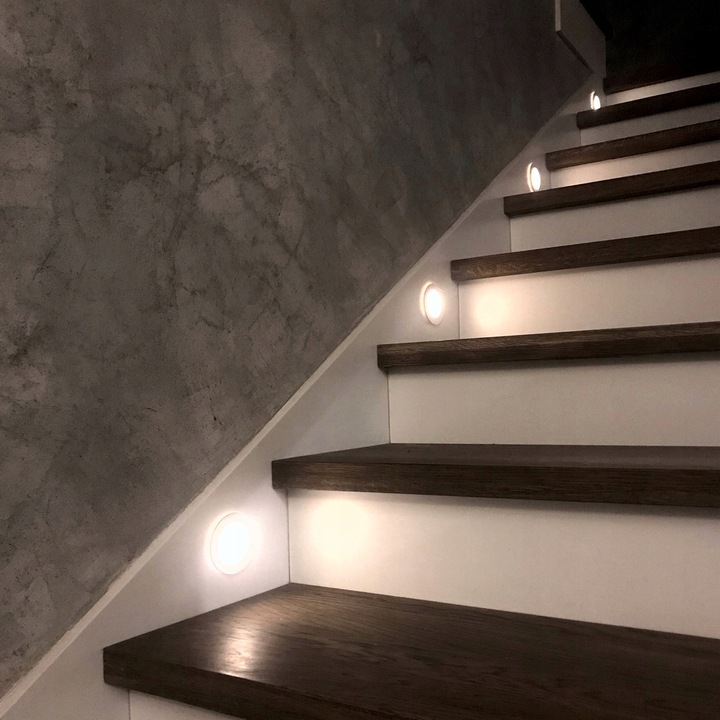 Opawa schodowa Oświetlenie schodowe Lampka LED 230V Okrągła CZARNA